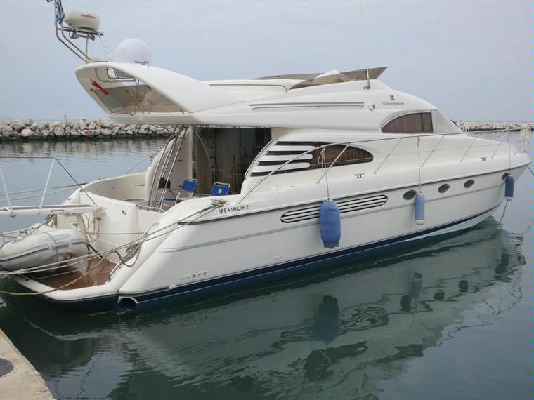 fairline-yacht-rental-boat-goa-1.jpg